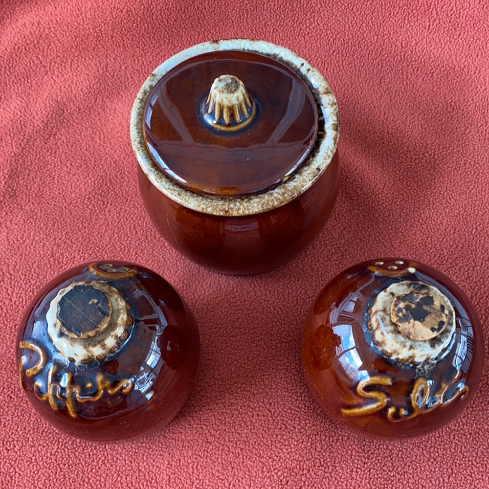 Salt/Pepper Shaker Sugar Bowl Set - Hull Pottery Vintage